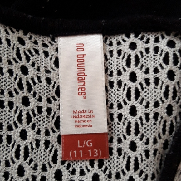 SALE💥$5 No Boundaries: Top - Picture 6 of 7